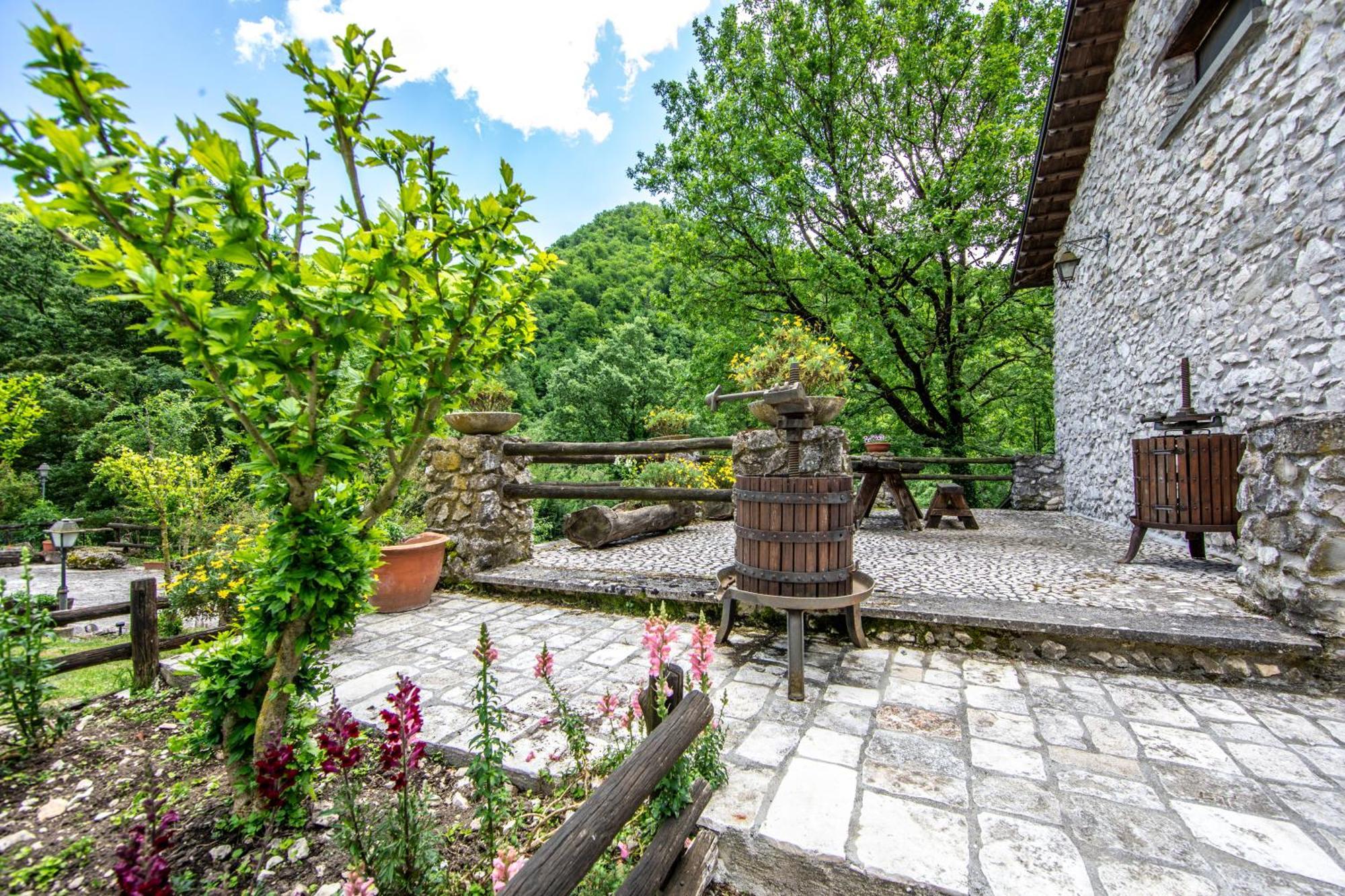Agriturismo La Ferrera Varco Sabino Exterior photo