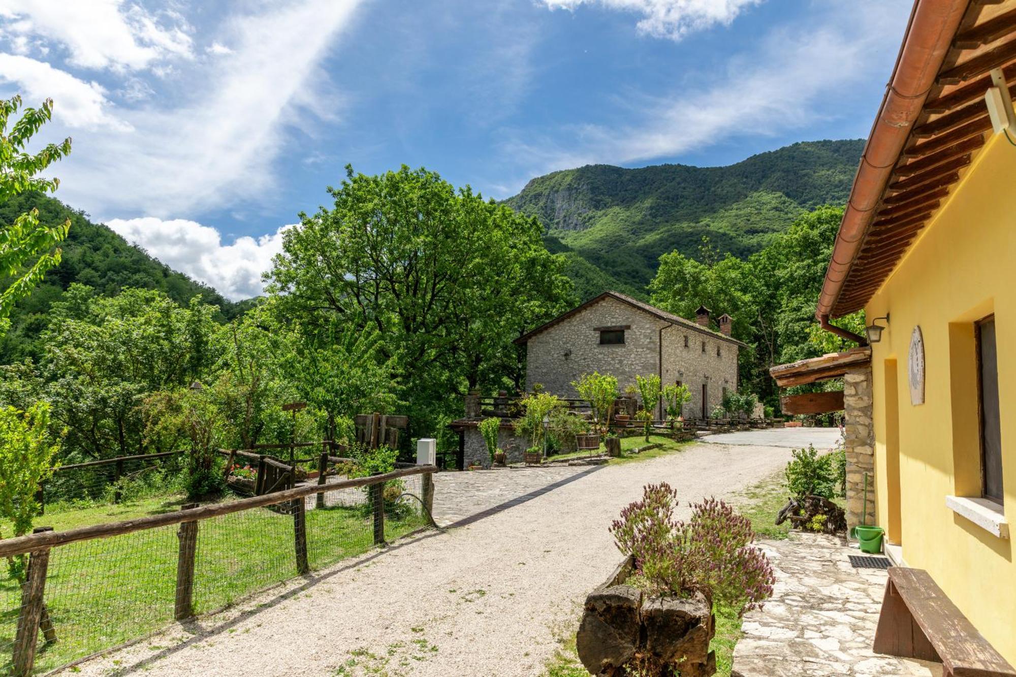 Agriturismo La Ferrera Varco Sabino Exterior photo